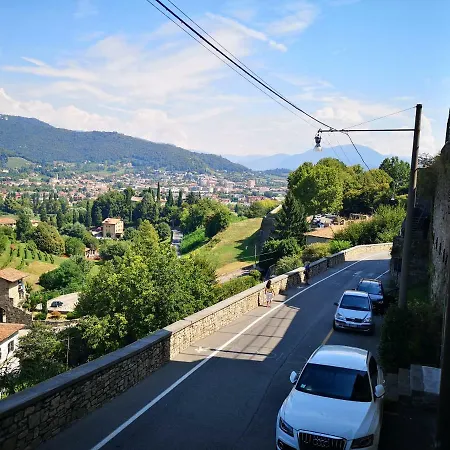 Stone Ferienhaus Bergamo